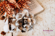 Load image into Gallery viewer, Manga Book Page Paper Flower